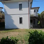 Cozy Flat With Garden Rosolina Mare